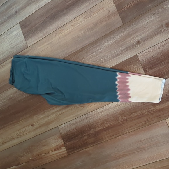 🆕 BUNDLE Of Athletic Legging's / Livi & Maurices / 0x & 14/16 - Picture 7 of 7